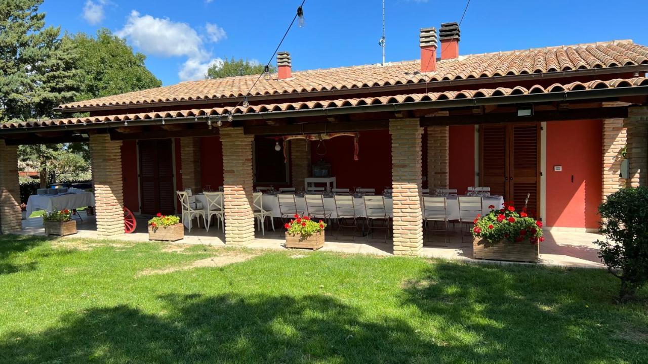Agriturismo Le Capannacce Урбания Екстериор снимка